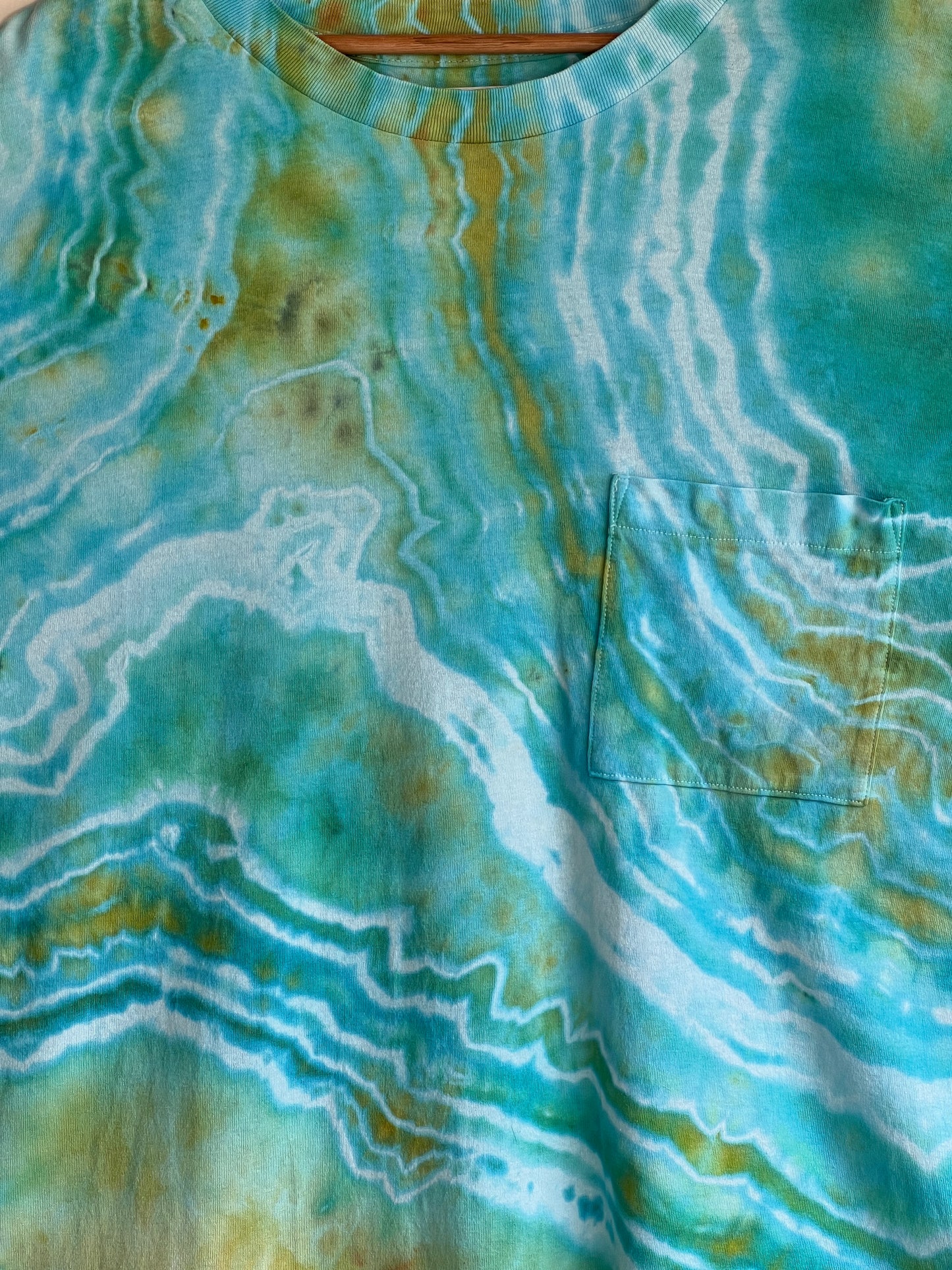 Caribbean Waters Pocket Geode T-Shirt (XL)